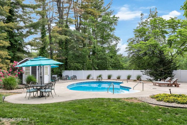 10 Tilton Road, Middletown, NJ 07748