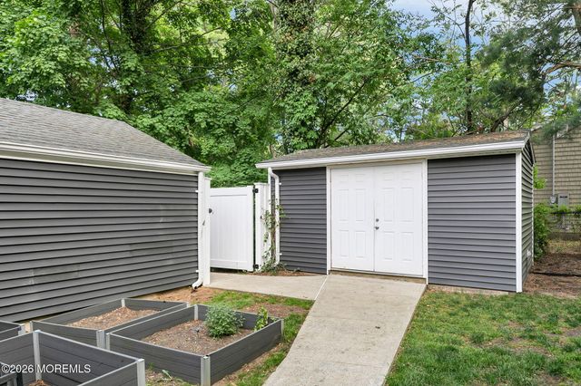 10 Tilton Road, Middletown, NJ 07748