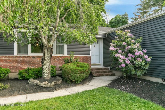 10 Tilton Road, Middletown, NJ 07748