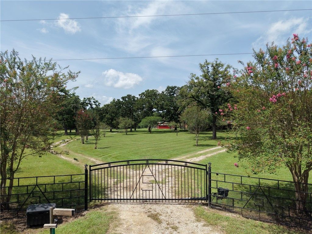 11994 Long Trussel Road, Bryan, TX 77808 — photo 2