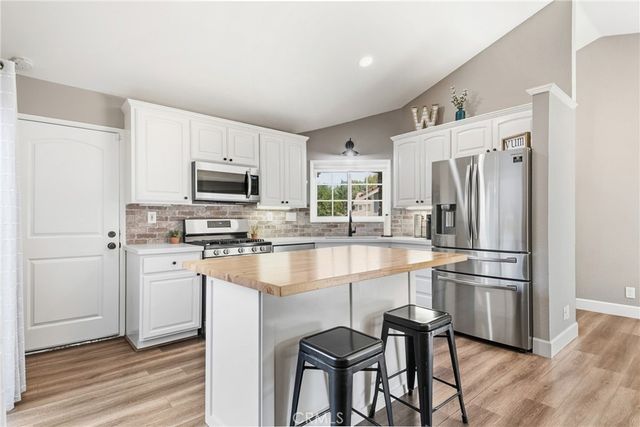 8492 E Saratoga Street, Anaheim Hills, CA 92808