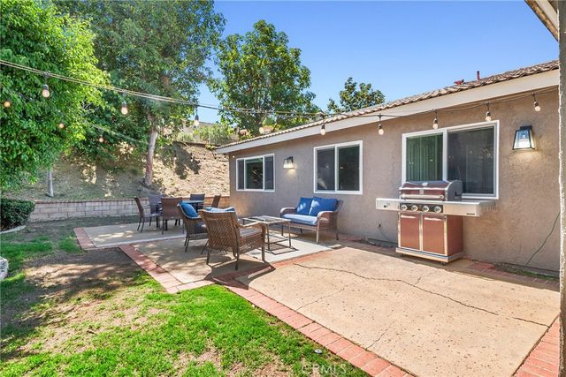8492 E Saratoga Street, Anaheim Hills, CA 92808