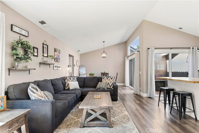 8492 E Saratoga Street, Anaheim Hills, CA 92808
