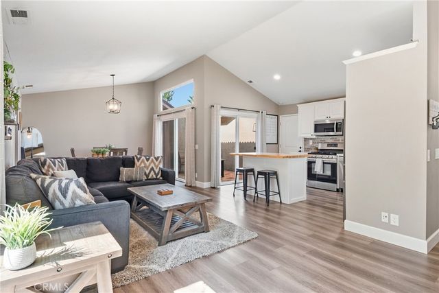 8492 E Saratoga Street, Anaheim Hills, CA 92808