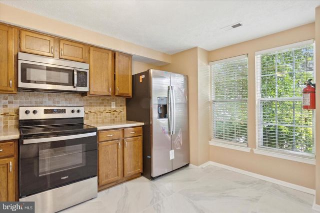 34 DORCHESTER CIR, Marlton, NJ 08053