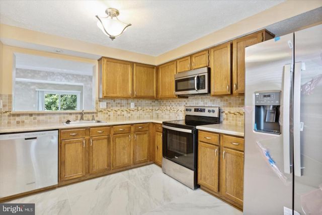 34 DORCHESTER CIR, Marlton, NJ 08053