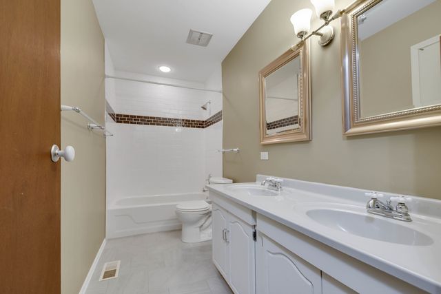 534 Cottonwood Circle, Bolingbrook, IL 60440