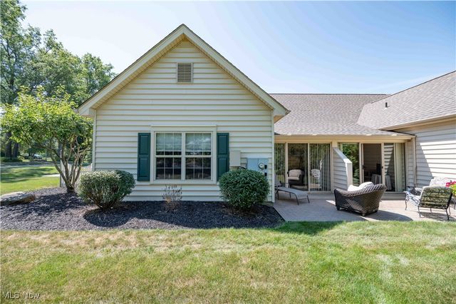 226 Village Court, Columbiana, OH 44408