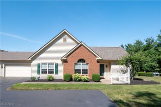 226 Village Court, Columbiana, OH 44408