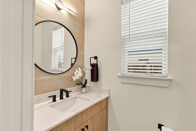 5339 Larkin Street A, Houston, TX 77007