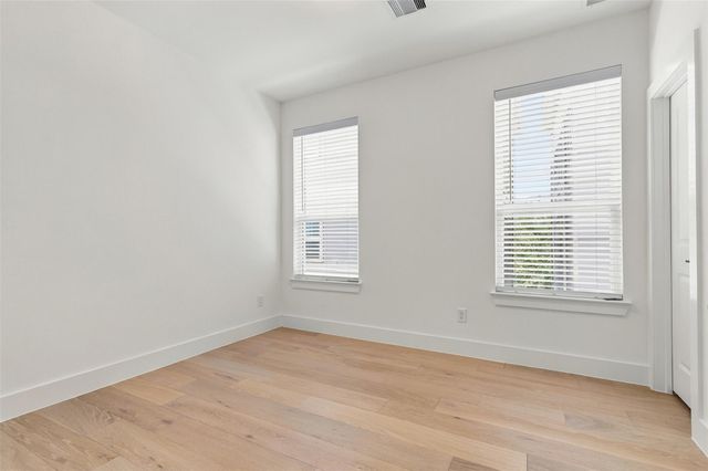 5339 Larkin Street A, Houston, TX 77007