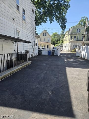252 Pennsylvania Ave, Hillside Twp., NJ 07205