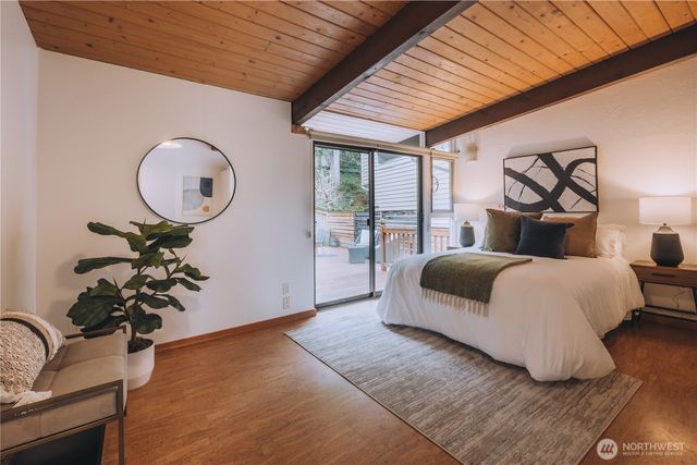 11323 Durland Place NE, Seattle, WA 98125