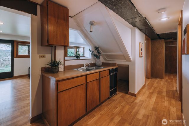 11323 Durland Place NE, Seattle, WA 98125