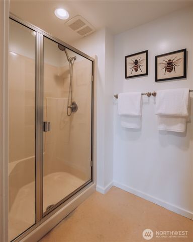 11323 Durland Place NE, Seattle, WA 98125