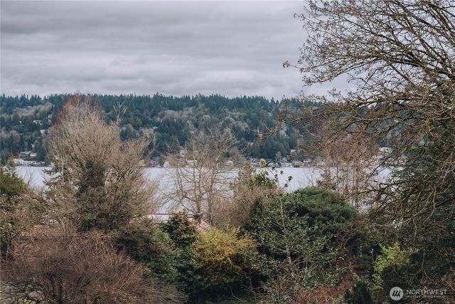 11323 Durland Place NE, Seattle, WA 98125