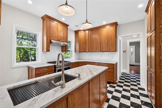 241 Brunswick St, Rochester, NY 14607