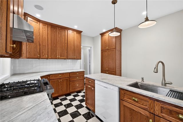 241 Brunswick St, Rochester, NY 14607