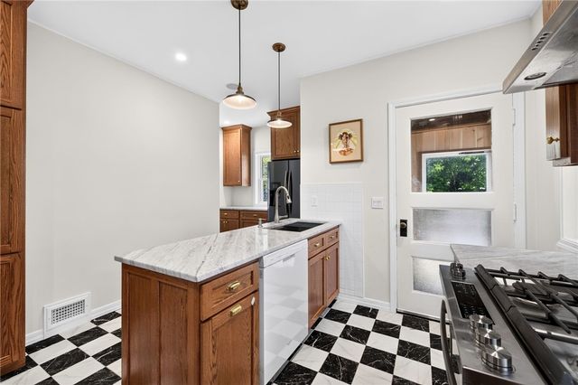 241 Brunswick St, Rochester, NY 14607