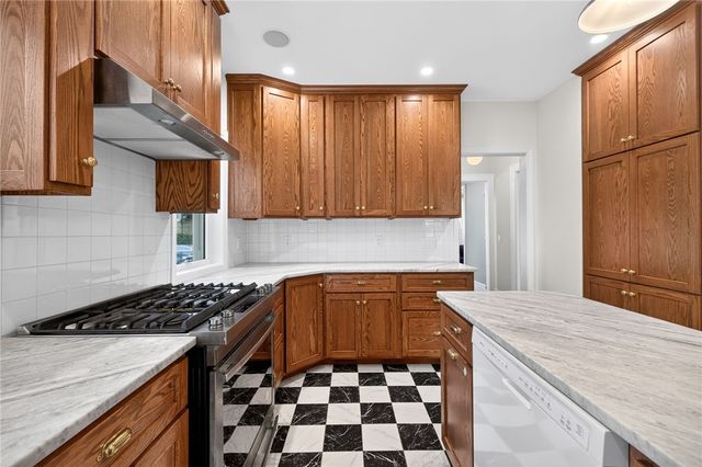 241 Brunswick St, Rochester, NY 14607