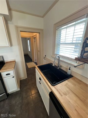 1129 Avon Street, Akron, OH 44310