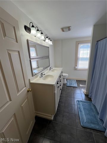 1129 Avon Street, Akron, OH 44310