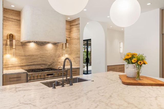 3 Clancy Lane S, Rancho Mirage, CA 92270