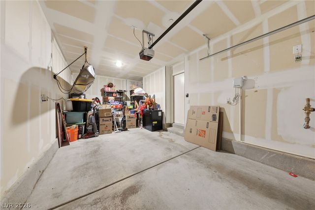 6941 Skyline Blue Street, North Las Vegas, NV 89086