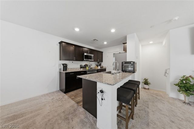 6941 Skyline Blue Street, North Las Vegas, NV 89086