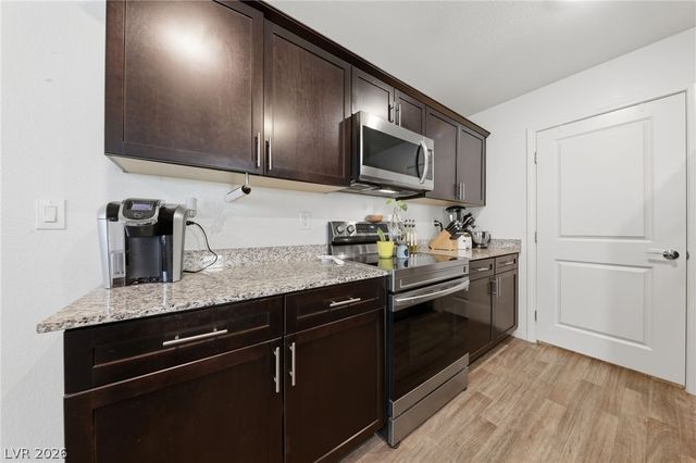 6941 Skyline Blue Street, North Las Vegas, NV 89086