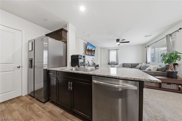 6941 Skyline Blue Street, North Las Vegas, NV 89086