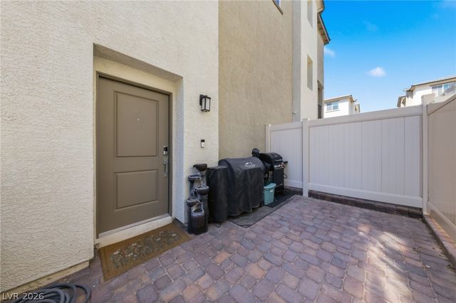 6941 Skyline Blue Street, North Las Vegas, NV 89086