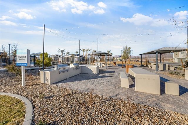 6941 Skyline Blue Street, North Las Vegas, NV 89086