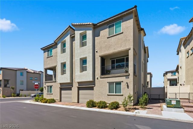 6941 Skyline Blue Street, North Las Vegas, NV 89086