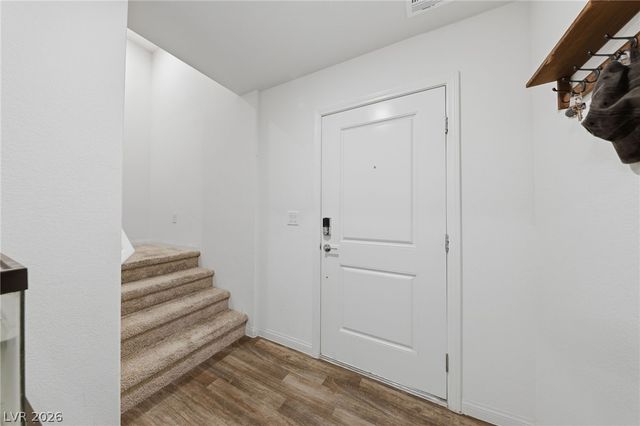 6941 Skyline Blue Street, North Las Vegas, NV 89086
