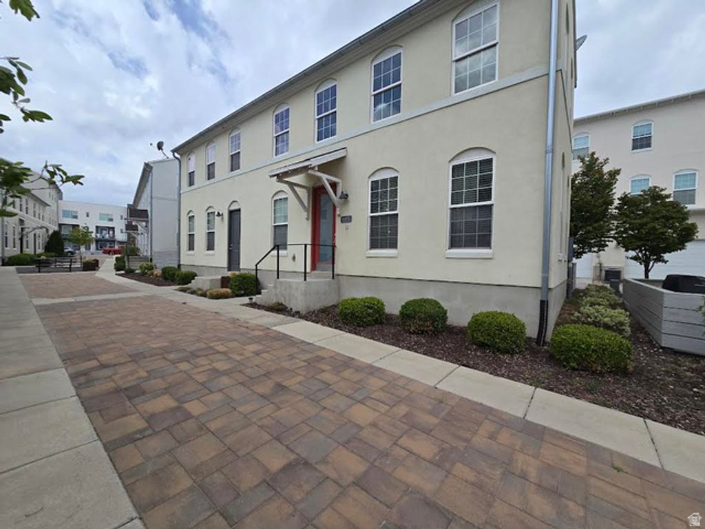 5353 W KOBAL LN, South Jordan, UT 84009