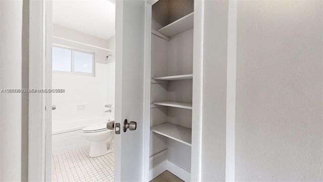 891 SW 5th St 4, Miami, FL 33130