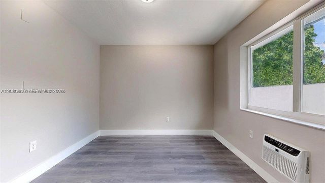 891 SW 5th St 4, Miami, FL 33130