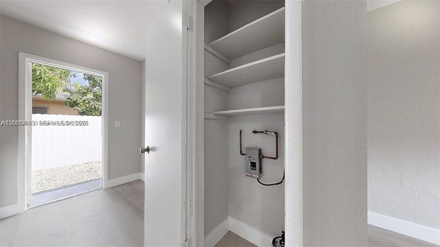 891 SW 5th St 4, Miami, FL 33130