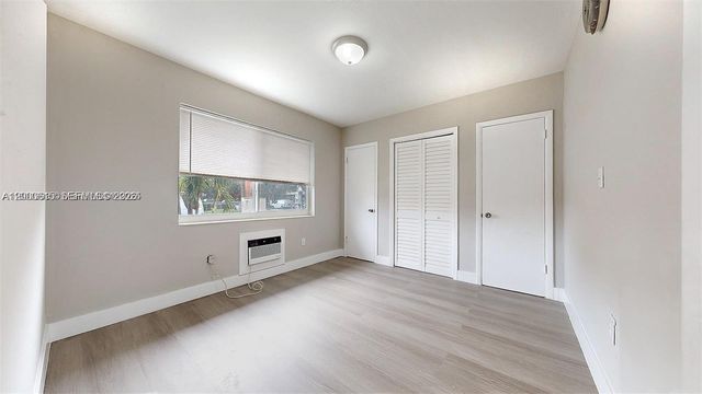 891 SW 5th St 4, Miami, FL 33130