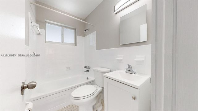 891 SW 5th St 4, Miami, FL 33130