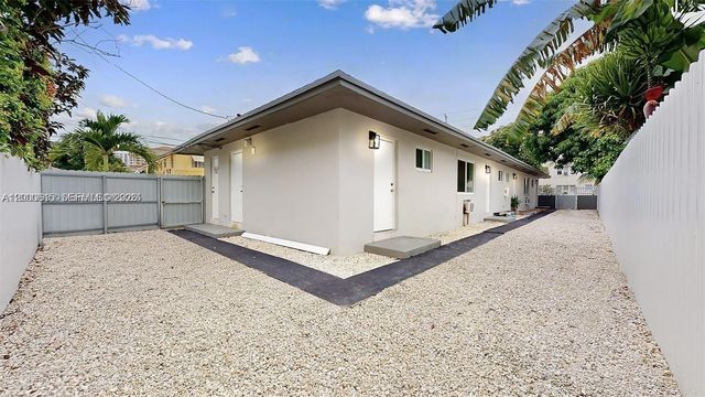 891 SW 5th St 4, Miami, FL 33130