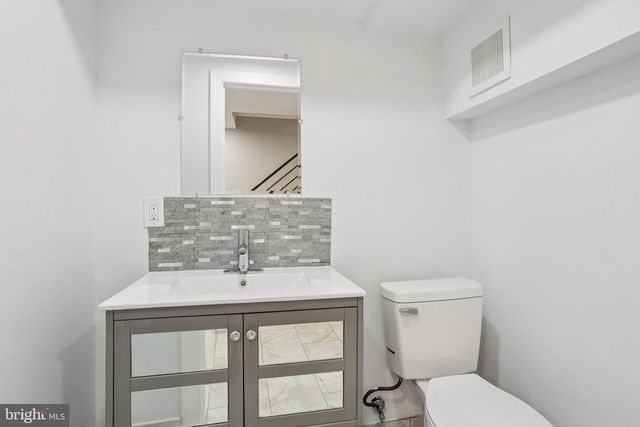 2225-2227 N WATERLOO ST, Philadelphia, PA 19133