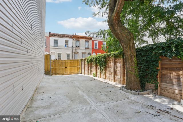2225-2227 N WATERLOO ST, Philadelphia, PA 19133