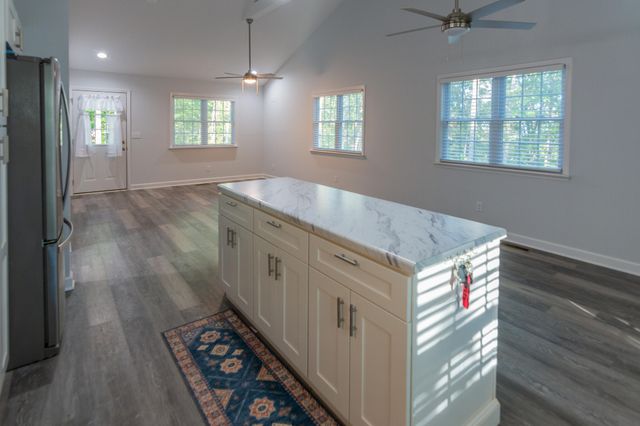 890 Lee Station Mtn Road, Pikeville, TN 37367