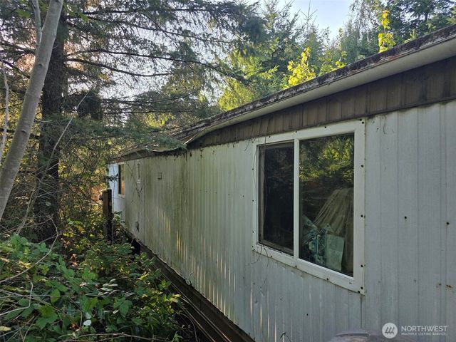 27313 Vashon Highway SW, Vashon, WA 98070