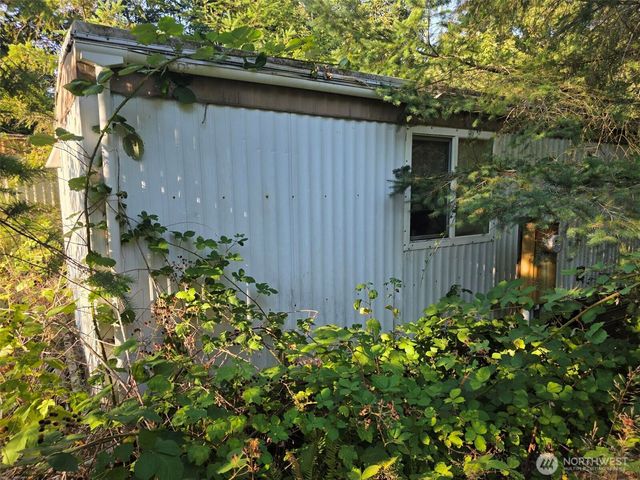 27313 Vashon Highway SW, Vashon, WA 98070