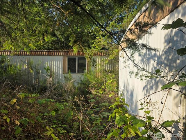 27313 Vashon Highway SW, Vashon, WA 98070