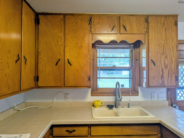 515 DOT AVENUE, Burkburnett, TX 76354