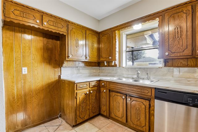 105 Stiles Drive, Midlothian, TX 76065
